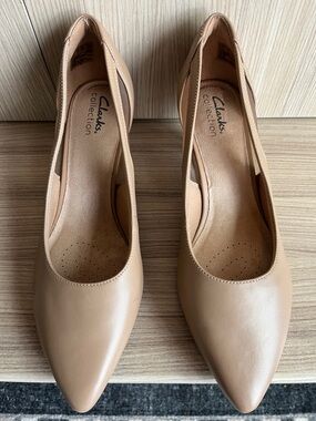 Clarks Collection Women's Nude-Tan Pointed Toe Heels